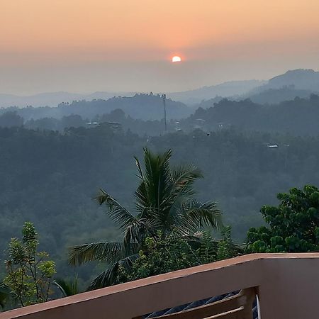 Mountain Bliss Villa Peradeniya Buitenkant foto