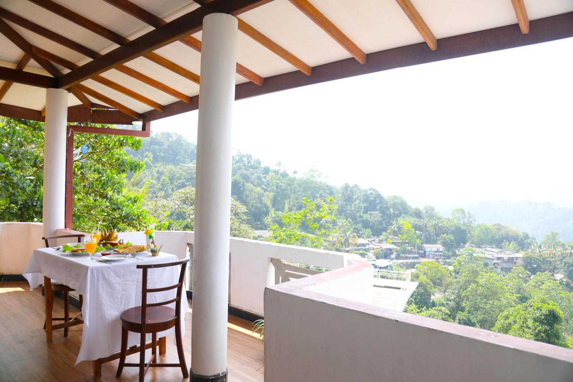 Mountain Bliss Villa Peradeniya Buitenkant foto