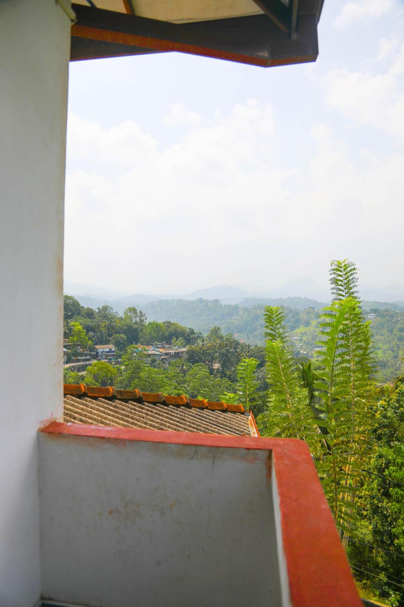 Mountain Bliss Villa Peradeniya Buitenkant foto