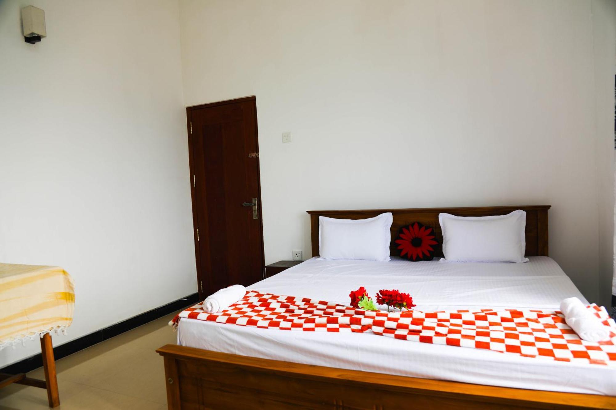 Mountain Bliss Villa Peradeniya Buitenkant foto