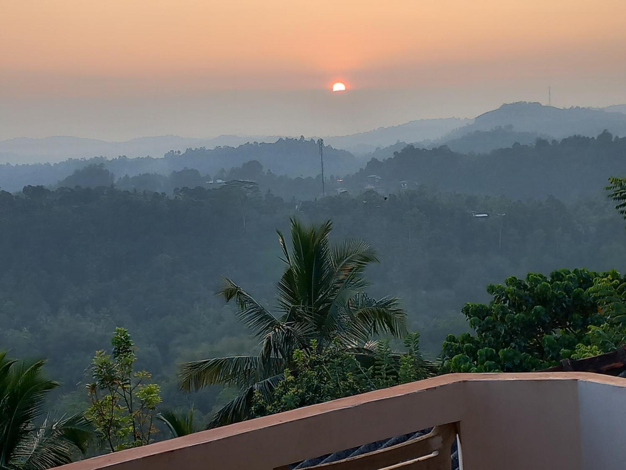Mountain Bliss Villa Peradeniya Buitenkant foto